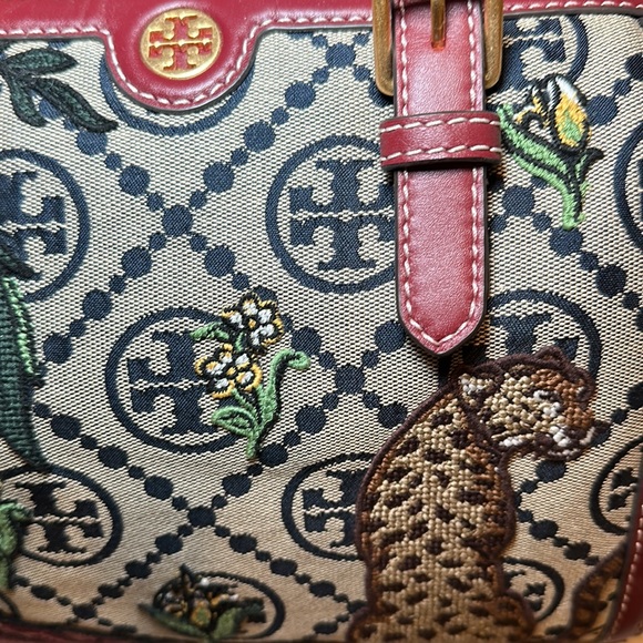 Tory Burch T Monogram Jacquard
Embroidered Shoulder bag - Picture 4 of 5